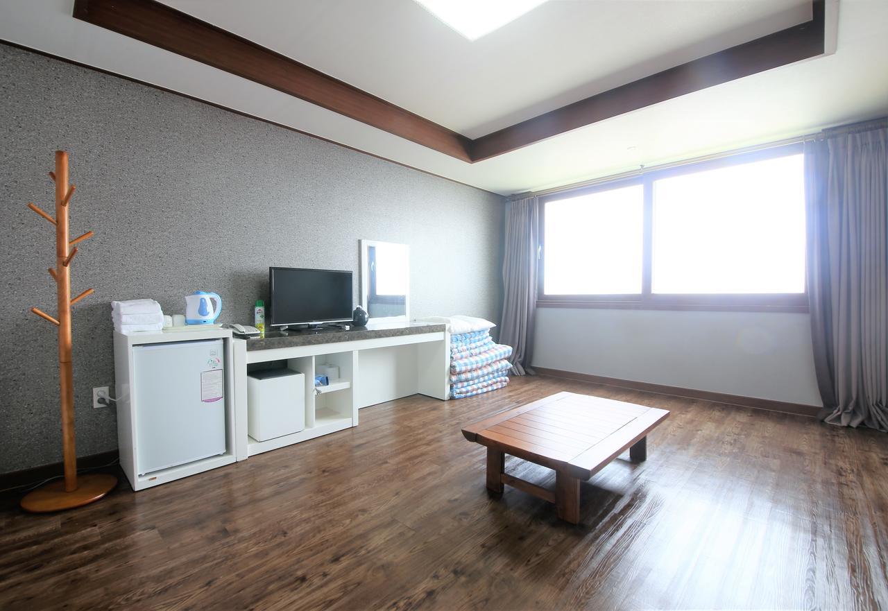 Woorim Hotel Jeju Exterior photo